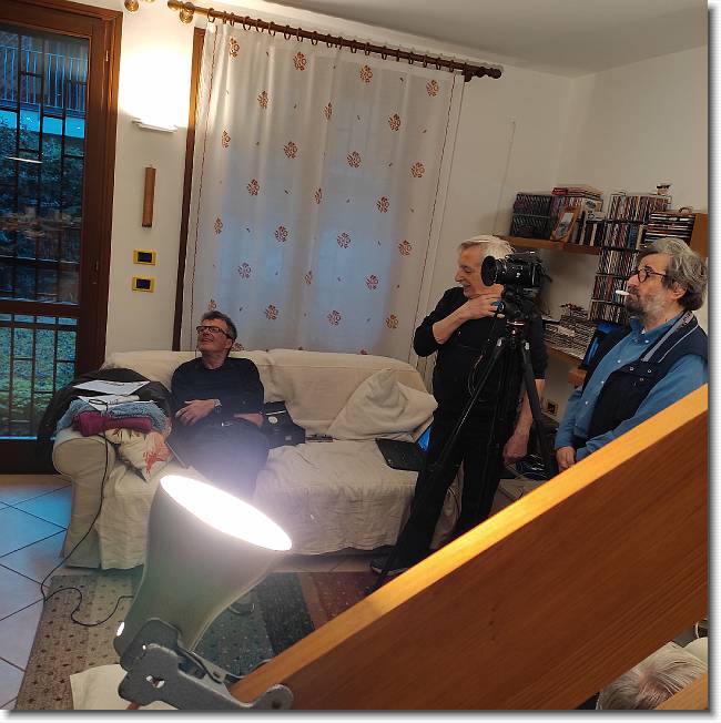 Clicca per scorrere le foto originali ingrandite